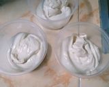 Foto langkah ke 4 dari resep Bolu Susu Kukus Stroberi.