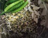 Hari moong chilla रेसिपी चरण 1 फोटो