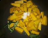 A picture of step 2 of Pumpkin stir fry.