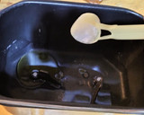 Foto del paso 2 de la receta: Pan integral con copos de avena y sésamo en panificadora