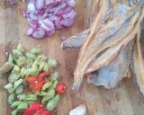 Foto langkah ke 1 dari resep 72. Sambal Goreng Ikan Asin.