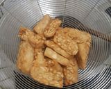 Foto langkah ke 1 dari resep Oseng Tempe Terong Ikan Kapas.