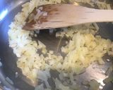 A picture of step 1 of Fresh Pea, Mint & Lemon Risotto 💚.