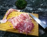 Foto del paso 1 de la receta: Pollo con roquefort sobre colchón de acelga. 😁
