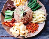 Hình bước làm 6 của món Cơm chiên mắm ruốc ngũ sắc