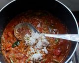 A picture of step 5 of Bhindi Curry.