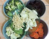 Foto langkah ke 1 dari resep Simple Capcay.