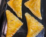 Foto langkah ke 6 dari resep Beef & cheese puff pastry.