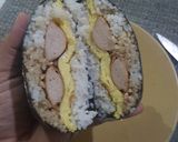 Foto langkah ke 5 dari resep Egg Sausage Onigirazu.