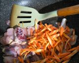 Foto langkah ke 3 dari resep Pasta Saus Kari Ayam.