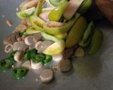 Foto langkah ke 3 dari resep Sosis Tomat Hijau.