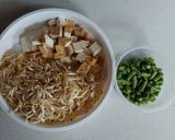 Foto langkah ke 1 dari resep Tumis taoge tahu saus tiram.