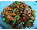 Foto langkah ke 7 dari resep Sambel Goreng Wortel Buncis Hati Ayam.