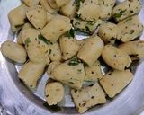 A picture of step 5 of Semolina Potato Bites.