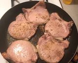 A picture of step 1 of Smoked Pork Chops with White Rice.