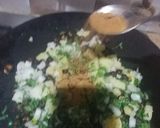 A picture of step 3 of Tawa Papar crispy chaat.