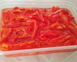 Foto del paso 1 de la receta Lechuga baby con langostinos al ajillo y pimientos asados