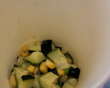 Foto del paso 4 de la receta: Budines de pan y calabacín con pasas