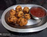 A picture of step 4 of Poha and bread vada.