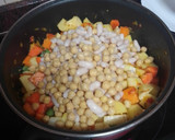 Foto del paso 2 de la receta: Mi versión de Olla gitana