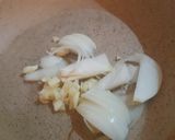 Foto langkah ke 2 dari resep Tumis brokoli saos korea pedas.