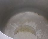 A picture of step 4 of Lauki aloo curry or lauki aloo rassewala.