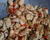 Foto langkah ke 5 dari resep *Oseng Taichan Sambal Matah*.