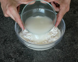 Foto del paso 2 de la receta: Pan casero fácil y esponjoso