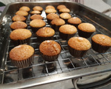 Foto del paso 5 de la receta: Magdalenas caseras muy esponjosas con copete