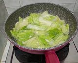 Foto langkah ke 3 dari resep Kuah Bening Sawi Putih Gurih.
