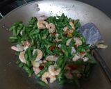 Foto langkah ke 4 dari resep Tumis Buncis Udang Saos Tiram.