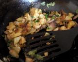 A picture of step 3 of Club sandwich paratha.