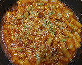Foto langkah ke 7 dari resep Tteokbokki Simple dan Enak.