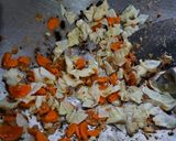 Foto langkah ke 5 dari resep Kwetiau Goreng Sederhana.