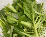 Hình bước làm 1 của món Cải thìa mini xào tỏi