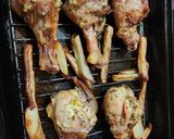 Foto del paso 3 de la receta: Patitas de pollo con papas rústicas