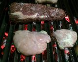Foto del paso 4 de la receta: Asado con ensalada de verdes, ensalada de cebollas ahumadas, papas al fuego y pasta de ajo 