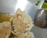 Foto langkah ke 5 dari resep Rempeyek Daun Jeruk.