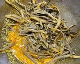 A picture of step 4 of Mochar Chop.