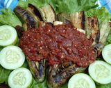 Foto langkah ke 5 dari resep Terong Bakar Sambal Tempong.