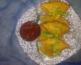 A picture of step 5 of Roti pakoda.