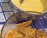 Foto del paso 5 de la receta: Nachos caseros con cheddar!!!
