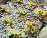 A picture of step 5 of Palak Pakoda.
