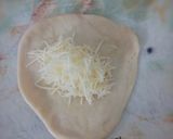 Foto langkah ke 2 dari resep Cheese Paratha (Indian Flatbread Stuffed with Cheese).