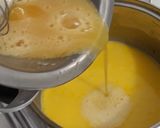 Foto langkah ke 3 dari resep Puding roti tawar panggang.