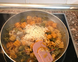 Foto del paso 5 de la receta: Pasta cremosa de bacon y champiñones (estilo risotto)