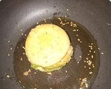 A picture of step 4 of Dhokla burger.