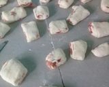 Foto del paso 3 de la receta: Bizcochitos con salame