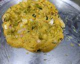 A picture of step 1 of Maharastrian Methi Thalipeeth.