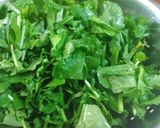 Foto del paso 2 de la receta: Bifes de pollo con ensalada de rúcula y cebolla curada